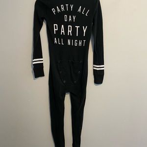 ** RARE ** VS PINK ONESIE / PAJAMAS